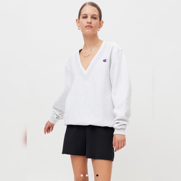 NEW CHAMPION V-NECK SWEATSHIRT - Picture 2 of 6